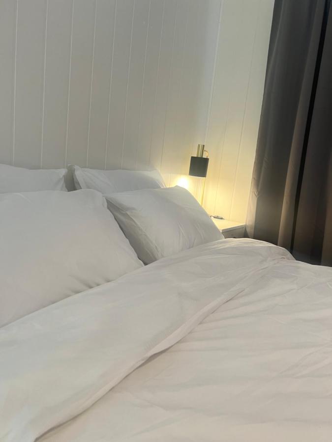 Rum i privatbostad Les Homes - Modern & Cozy Near Oslo Airport